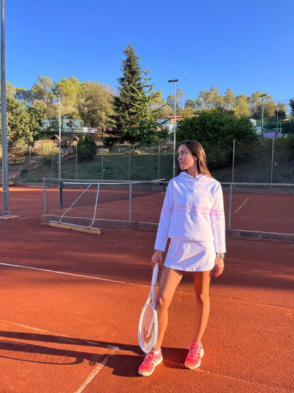 Sudadera blanca con líneas lilas de padel. Sudadera blanca con líneas lilas de tenis. Sudadera de deporte. Sudadera con capucha.